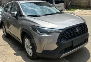 New Toyota Corolla Cross Hybrid 2026 Gold