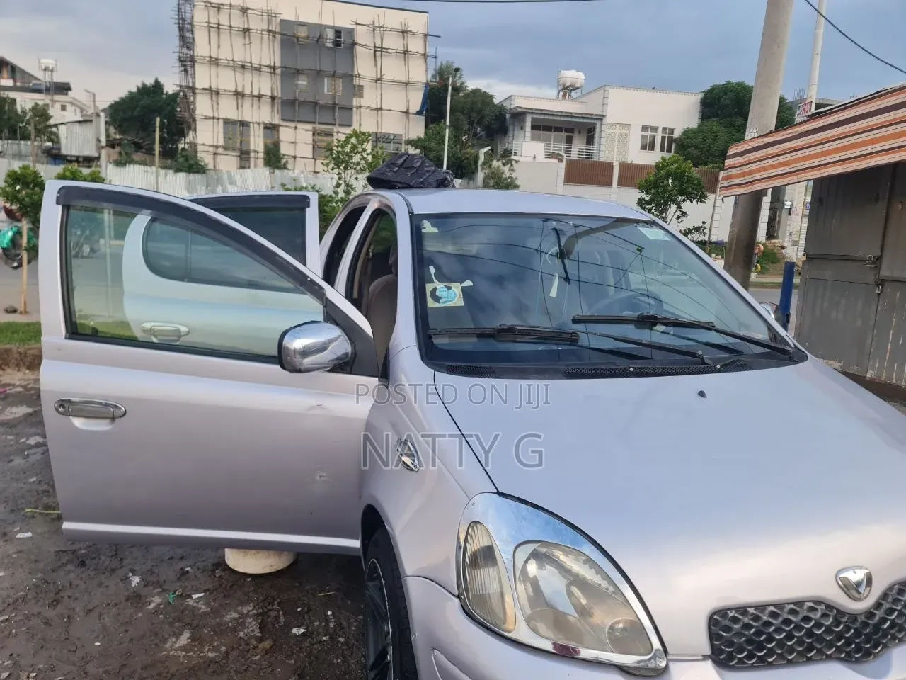 Toyota Vitz 2004 Silver
