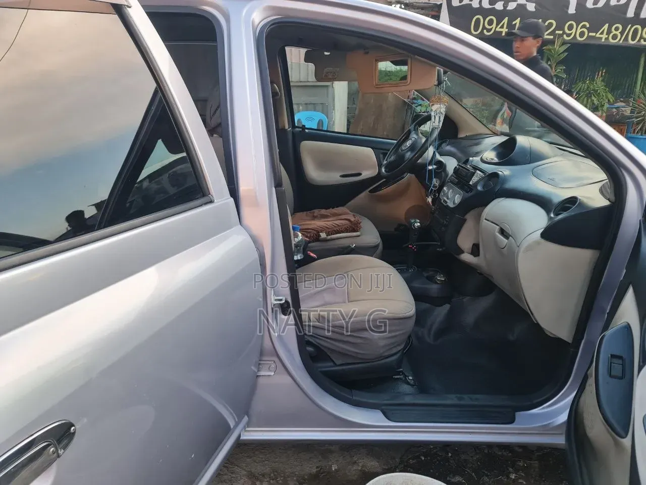 Toyota Vitz 2004 Silver