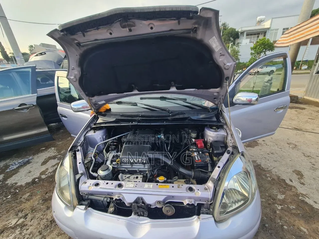 Toyota Vitz 2004 Silver