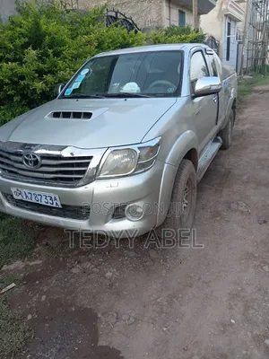 Toyota Hilux 2012 Gray