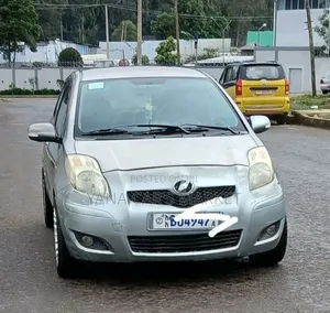 Toyota Yaris 2008 Gray