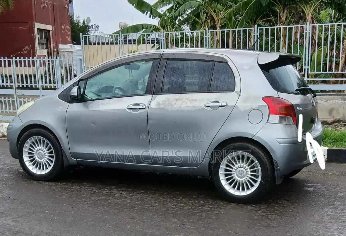 Toyota Yaris 2008 Gray