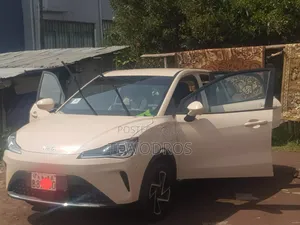 BYD E2 43 kWh 94 hp FWD 2024 Off white