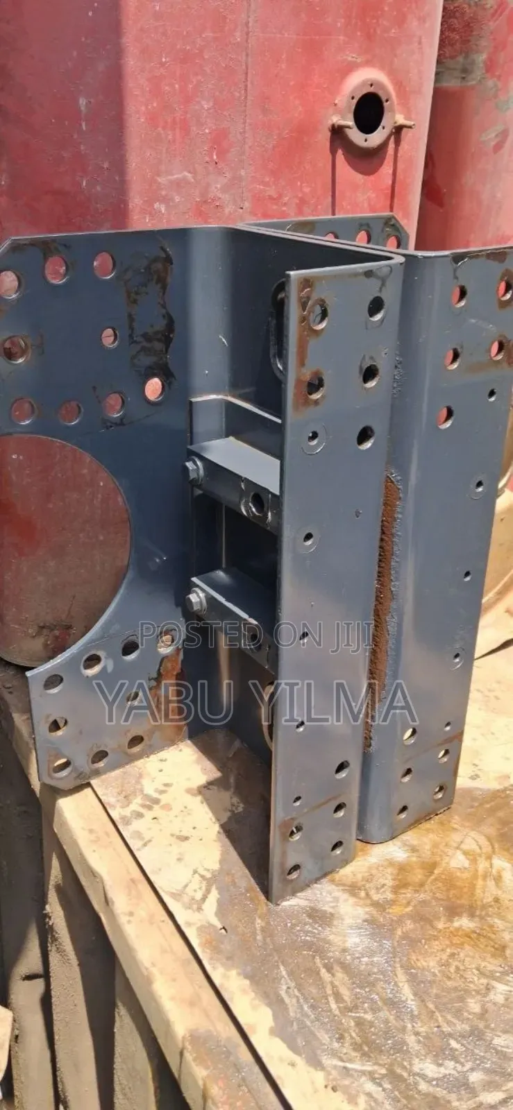 IVECO Trakker Rear Axle Crossmember. የትራከር የቡጊ ትራቤርሶ።