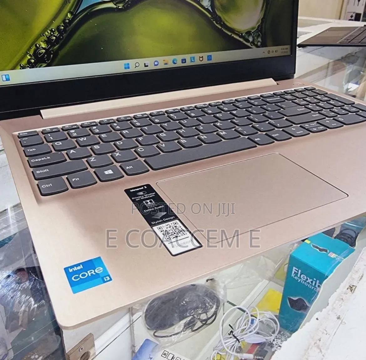 New Laptop Lenovo 8GB Intel Core i3 SSD 256GB