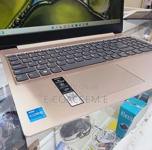 New Laptop Lenovo 8GB Intel Core i3 SSD 256GB