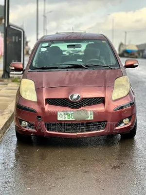 Toyota Yaris 2010 Burgundy