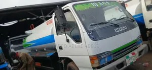 Isuzu Duda 2003 White