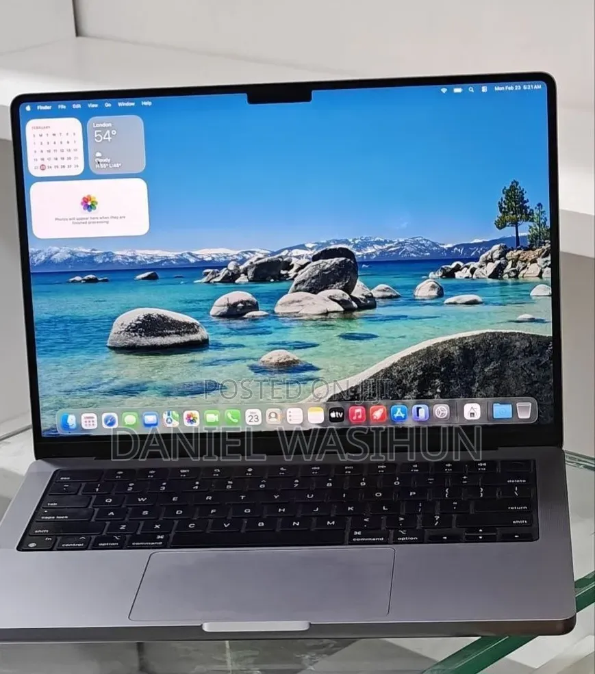 New Laptop Apple MacBook Pro 2023 M3 8GB Apple M3 Pro SSD 512GB