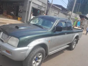 Mitsubishi L200 2001 Green
