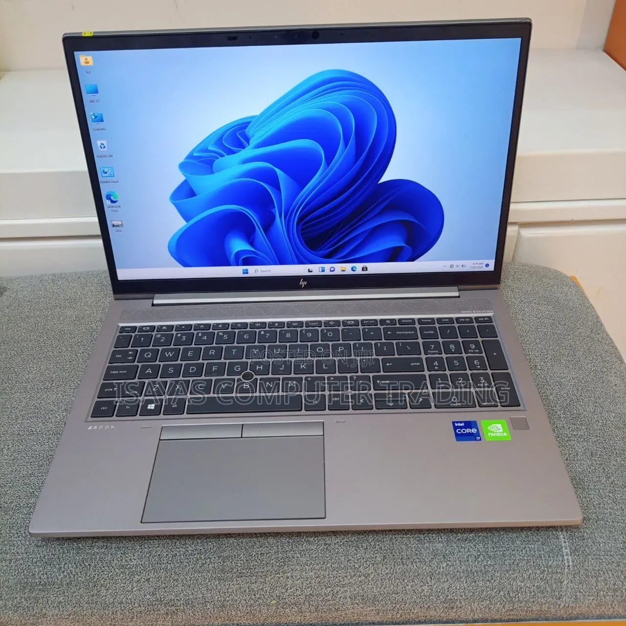 New Laptop HP ZBook Firefly G8 16GB Intel Core i7 SSD 512GB
