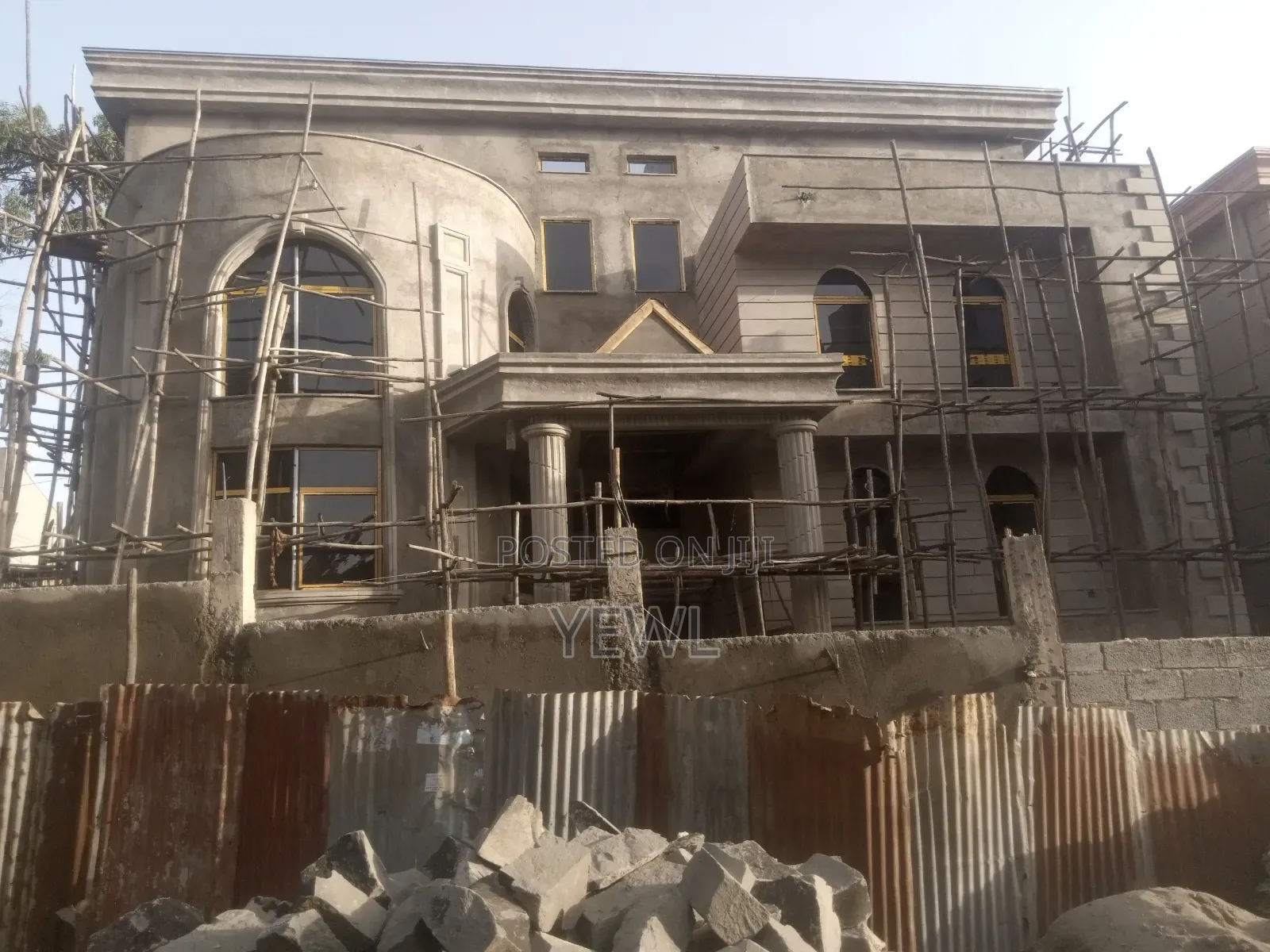 8bdrm House in Yeka for sale