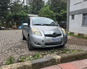 Toyota Yaris 2010 Silver