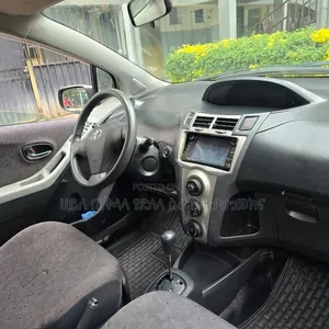 Toyota Yaris 2010 Silver