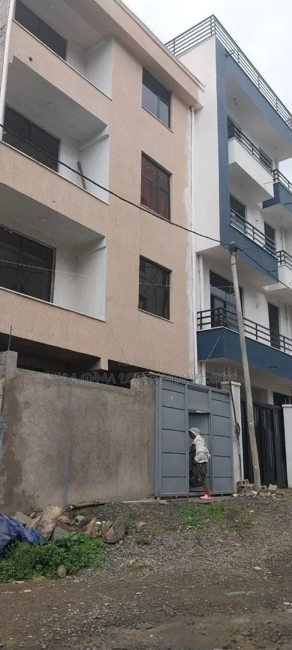 Furnished 8bdrm House in Ayat Area Best, Yeka for sale