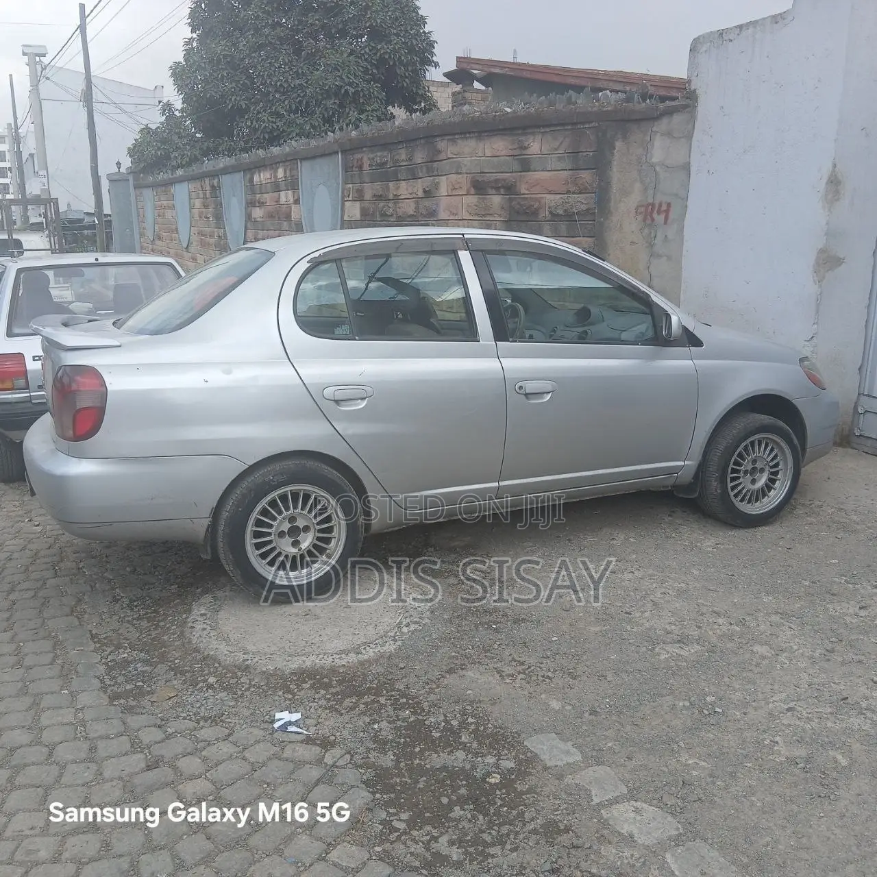 Toyota Platz 2001 Silver
