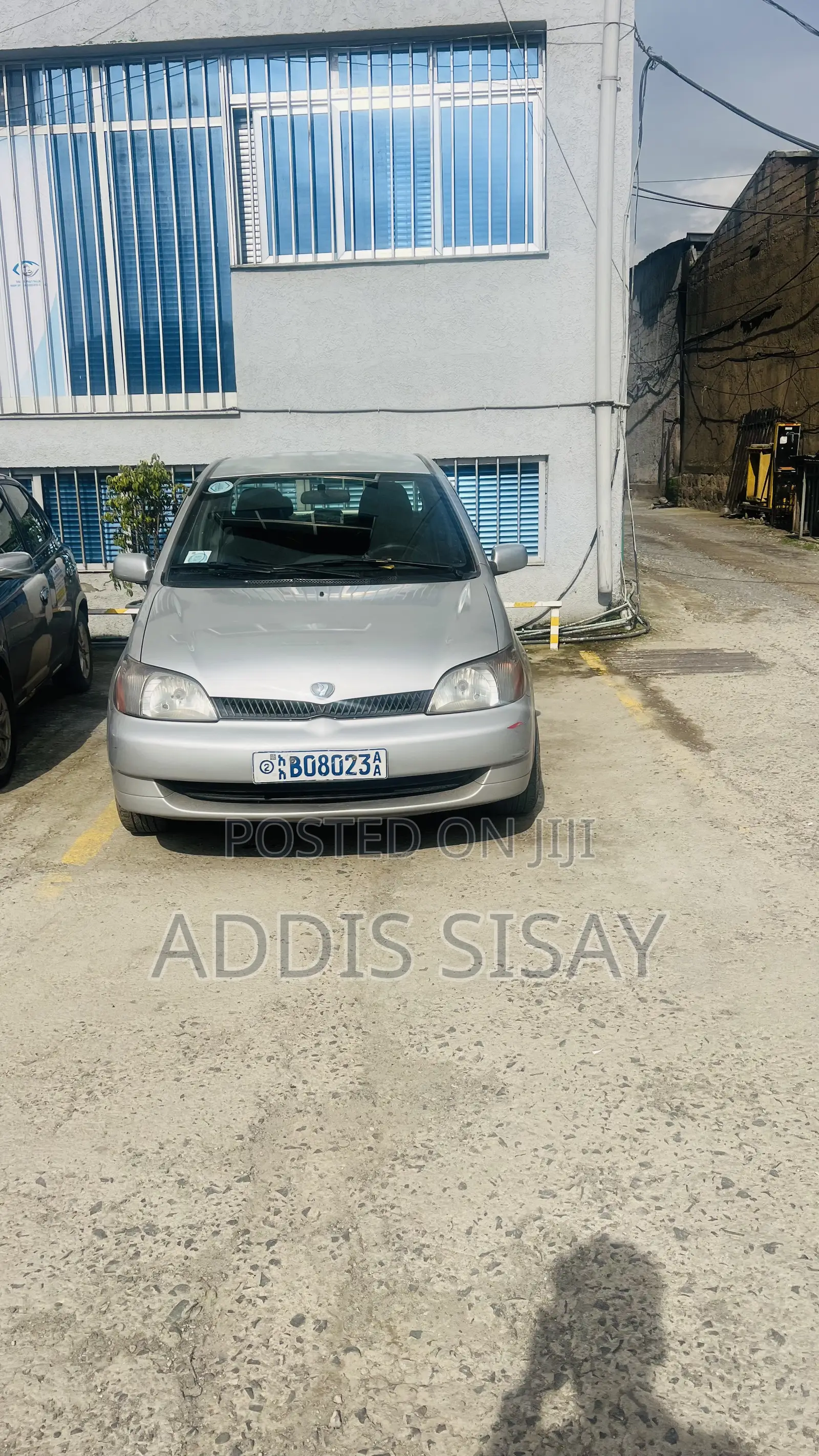 Toyota Platz 2001 Silver
