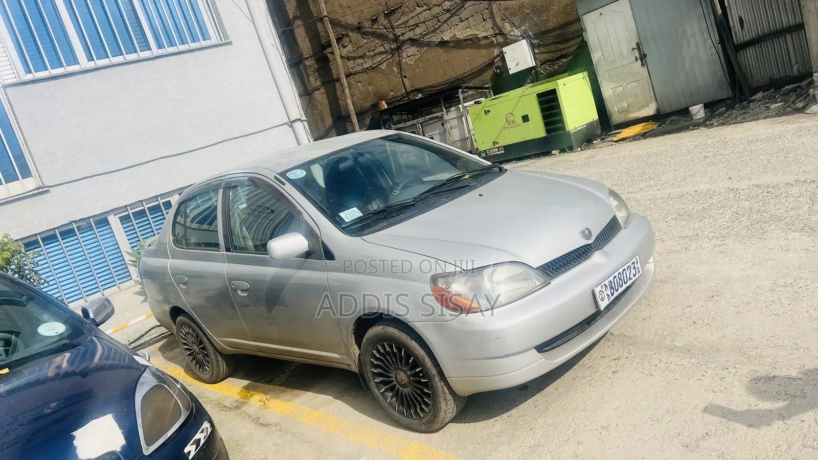 Toyota Platz 2001 Silver