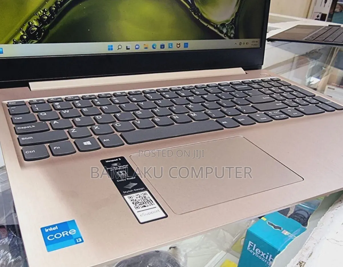 New Laptop Lenovo Ideapad 3 8GB Intel Core i3 SSD 256GB