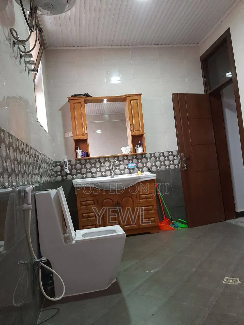 Furnished 6bdrm House in Golagol Real Estate, Bole for sale