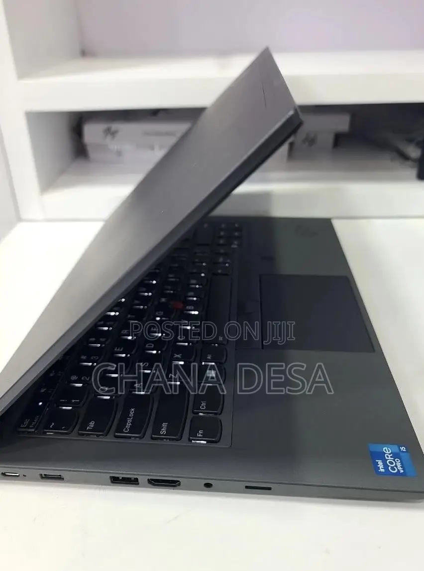 New Laptop Lenovo 16GB Intel Core i5 SSD 512GB