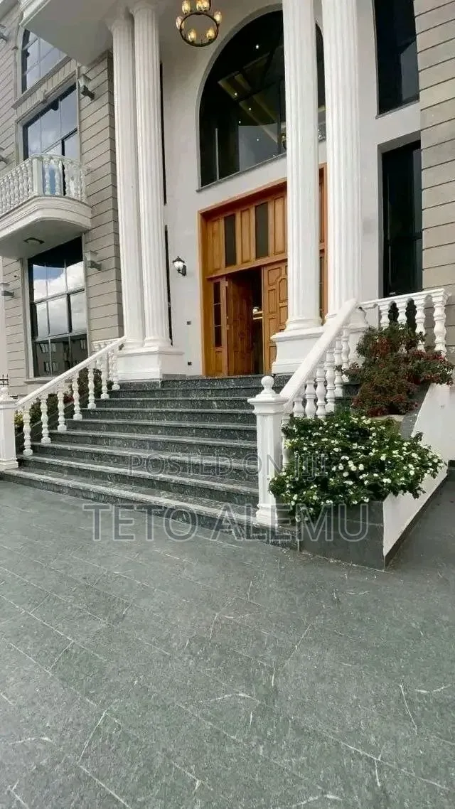 Furnished 12bdrm House in Bole for sale