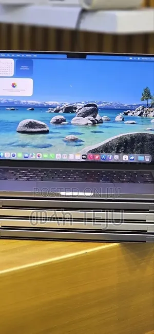 New Laptop Apple MacBook Pro 16GB Intel Core i7 SSD 512GB