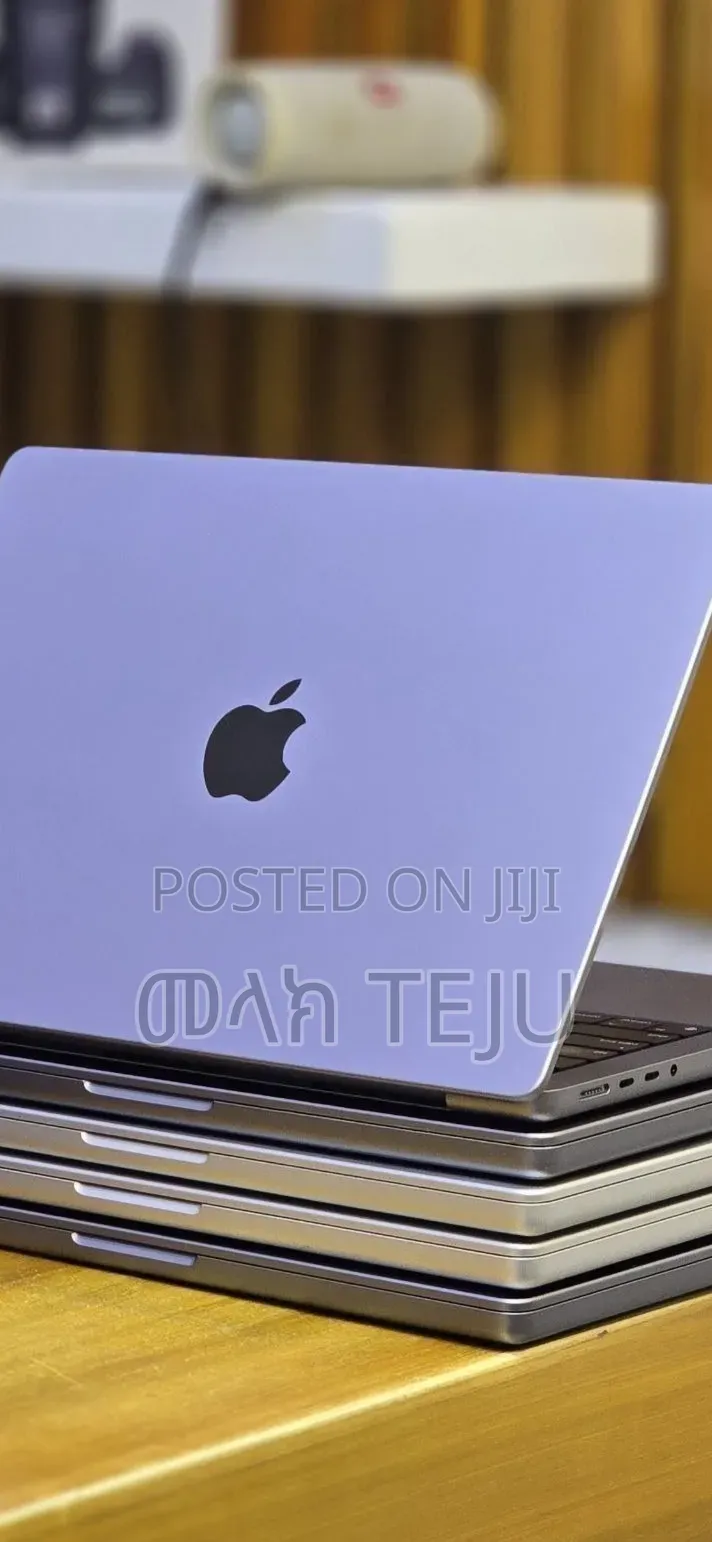 New Laptop Apple MacBook Pro 16GB Intel Core i7 SSD 512GB
