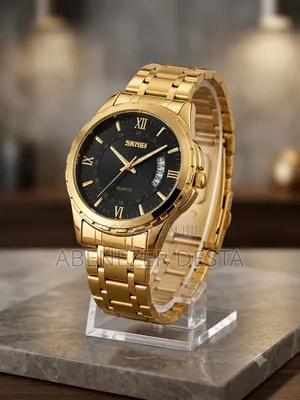 Skmei Herrenuhr Watch With a Prominent Gold-Tone Stainless Steel Band.