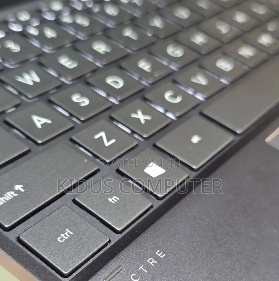 New Laptop HP Spectre 16GB Intel Core i7 SSD 1T