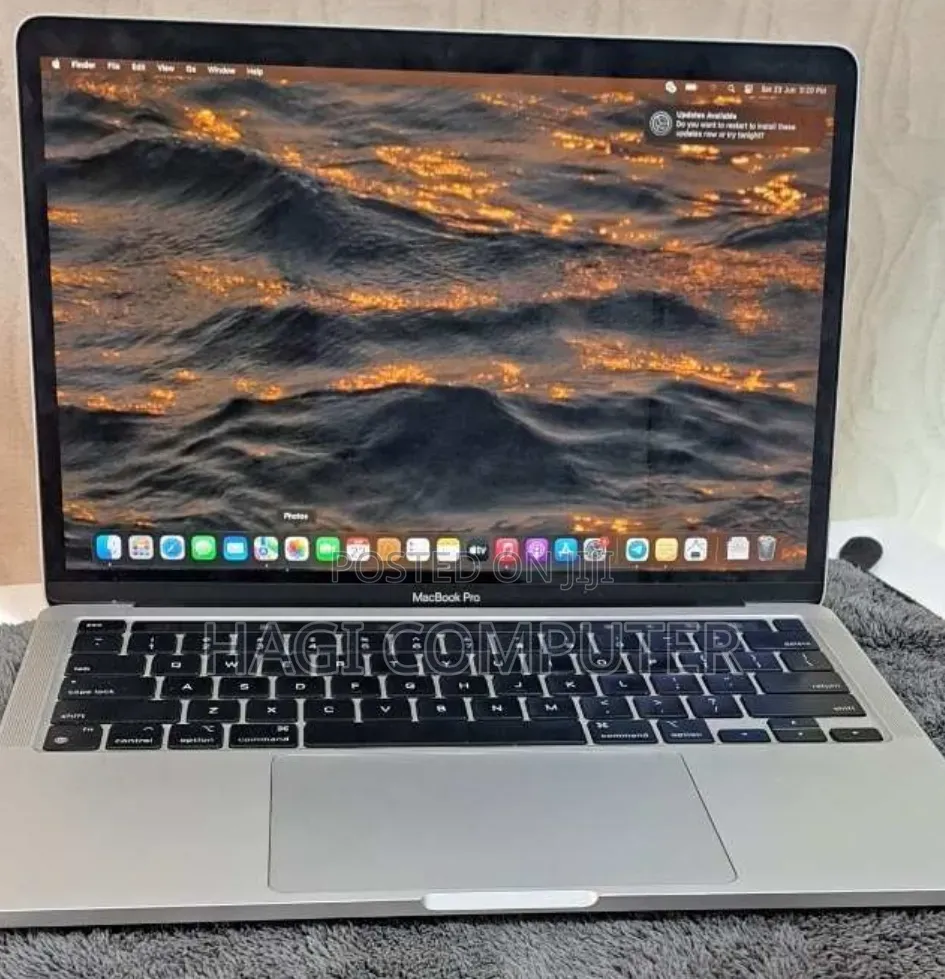 New Laptop Apple MacBook Pro 2020 M1 16GB Apple M1 Pro SSD 512GB