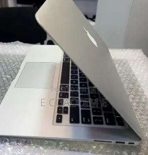 New Laptop Apple MacBook 8GB Intel Core i5 SSD 128GB
