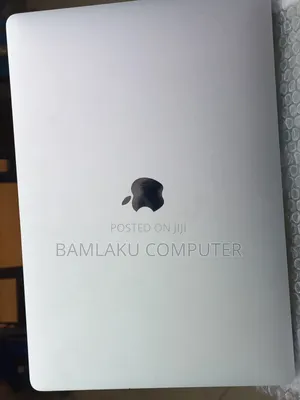 New Laptop Apple MacBook Pro 2018 16GB Intel Core i7 SSD 256GB