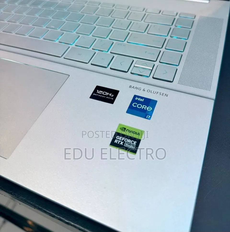 New Laptop HP Envy x360 12GB Intel Core i7 SSD 512GB