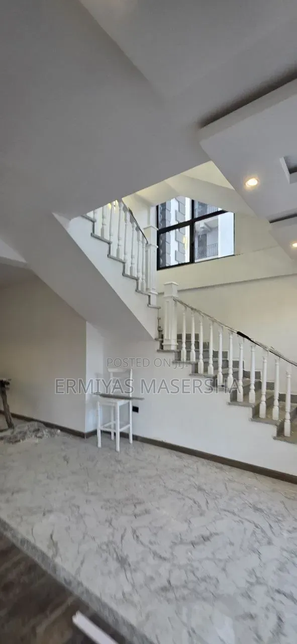 Furnished 7bdrm House in Yeka for sale