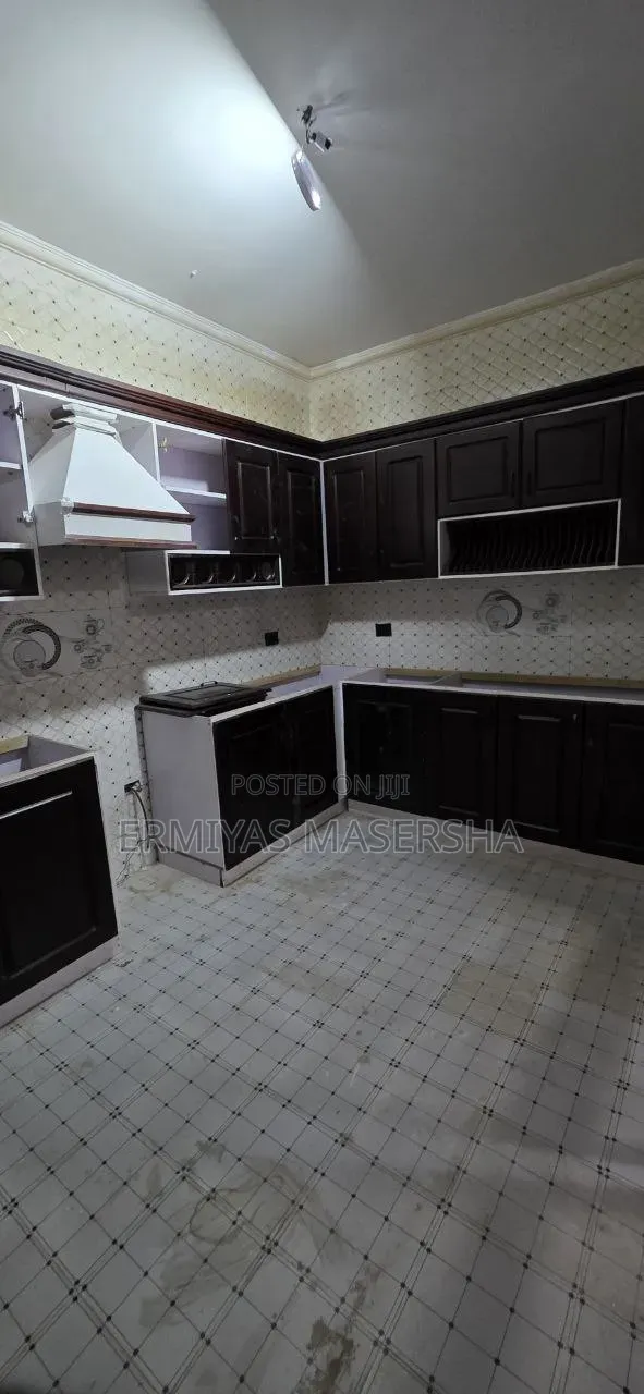 Furnished 7bdrm House in Yeka for sale