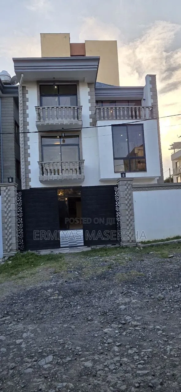 Furnished 7bdrm House in Yeka for sale