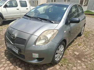 Toyota Yaris 2009 Gray