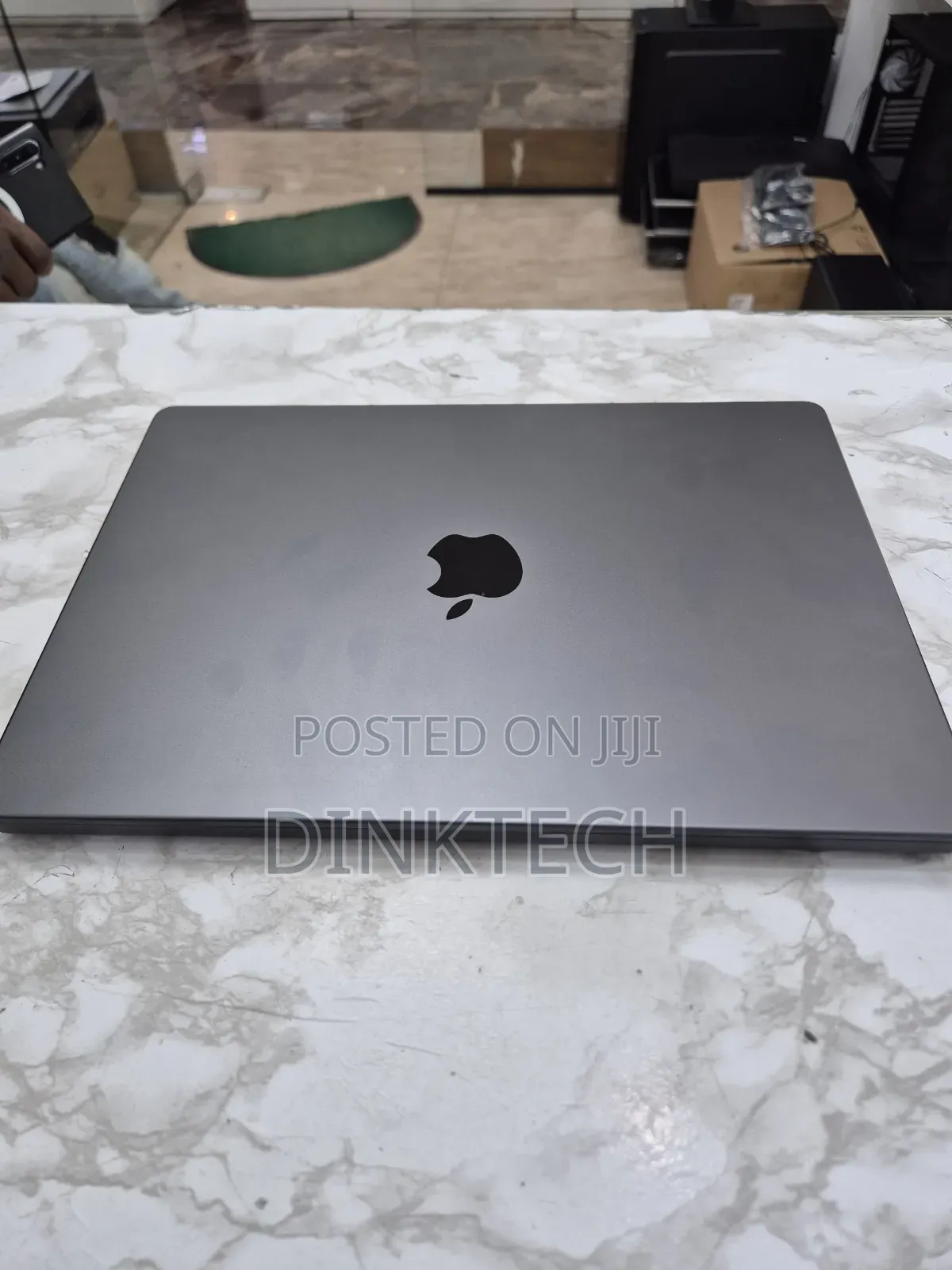 New Laptop Apple MacBook Pro 2025 M5 16GB Apple M5 Pro SSD 1T