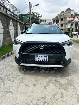 Toyota Corolla Cross Hybrid 2023 White