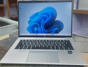 New Laptop HP EliteBook 840 G10 16GB Intel Core i5 SSD 512GB