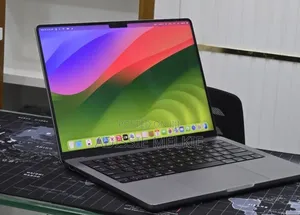 New Laptop Apple MacBook Pro 2023 M3 16GB Apple M3 SSD 512GB