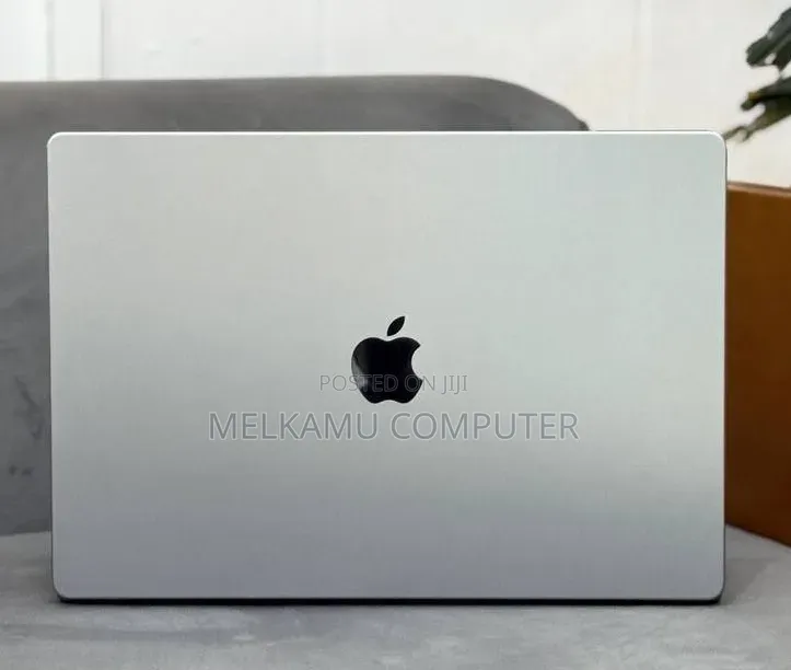 New Laptop Apple MacBook Pro 2021 M1 32GB Apple M1 SSD 512GB
