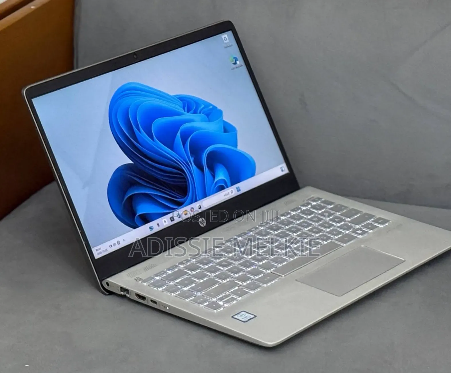 New Laptop HP Pavilion 15 8GB Intel Core i5 SSD 256GB