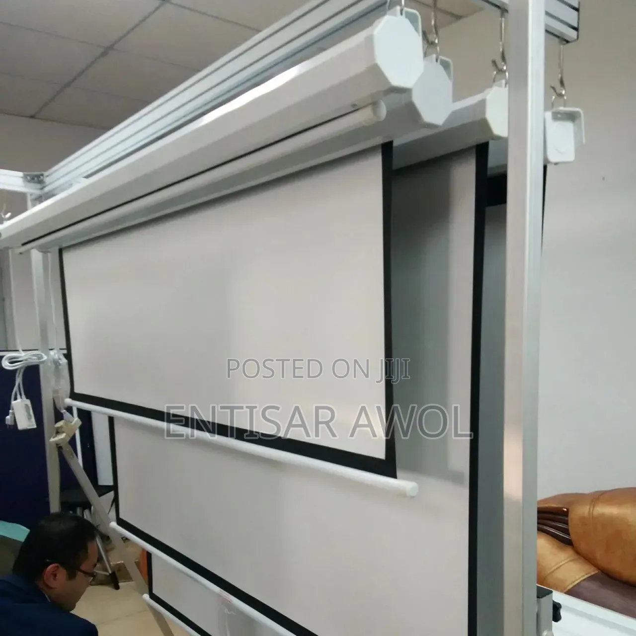 Motorized Projector Screen