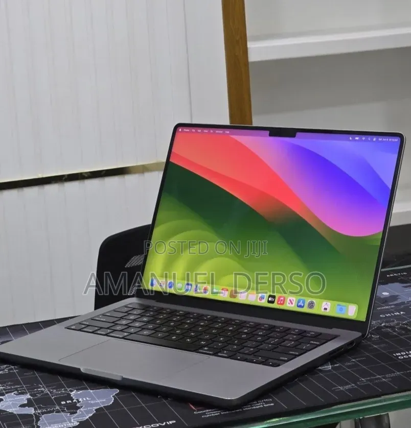New Laptop Apple MacBook Pro 2023 M3 8GB Apple M3 Pro SSD 512GB
