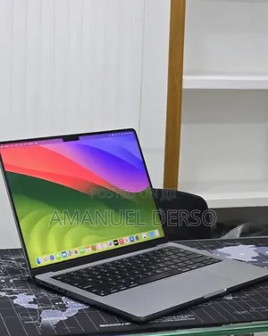 New Laptop Apple MacBook Pro 2023 M3 8GB Apple M3 Pro SSD 512GB