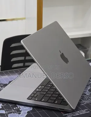 New Laptop Apple MacBook Pro 2023 M3 8GB Apple M3 Pro SSD 512GB