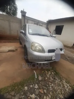 Toyota Vitz 2001 Silver